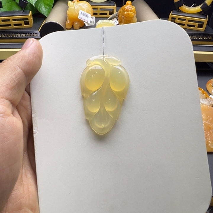 y***~石英质玉（黄龙玉）未镶嵌手镯