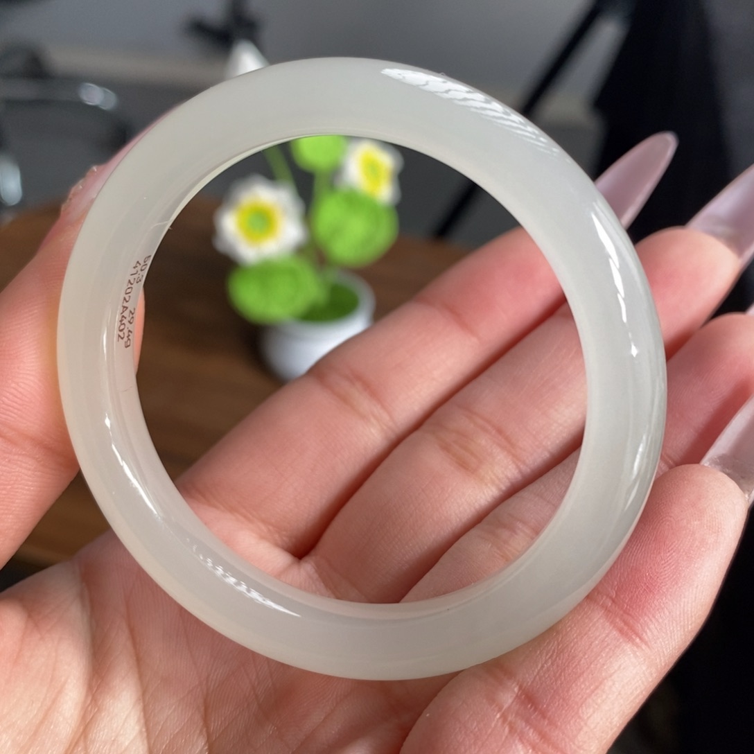 和田玉手镯未镶嵌荔枝白50