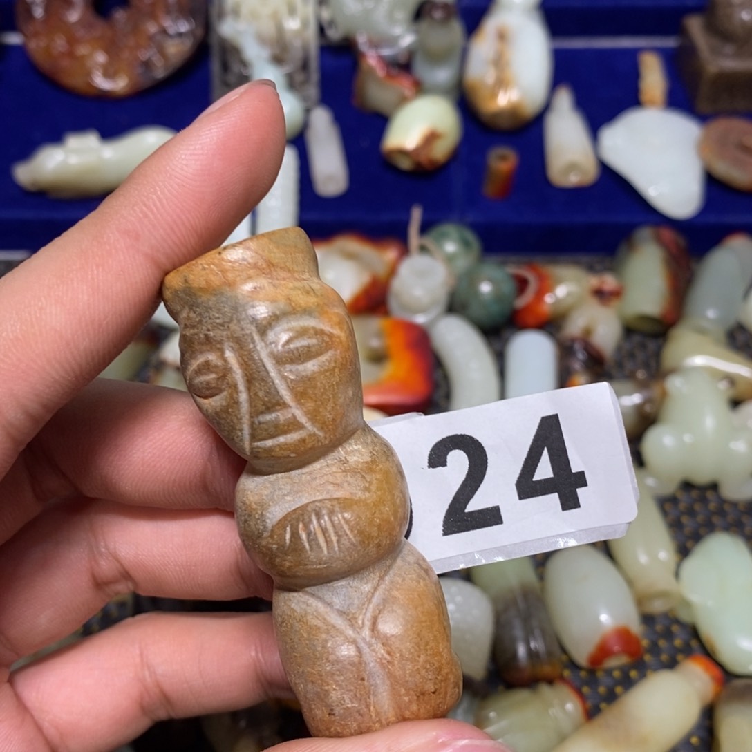 和田玉（糖玉）挂件未镶嵌