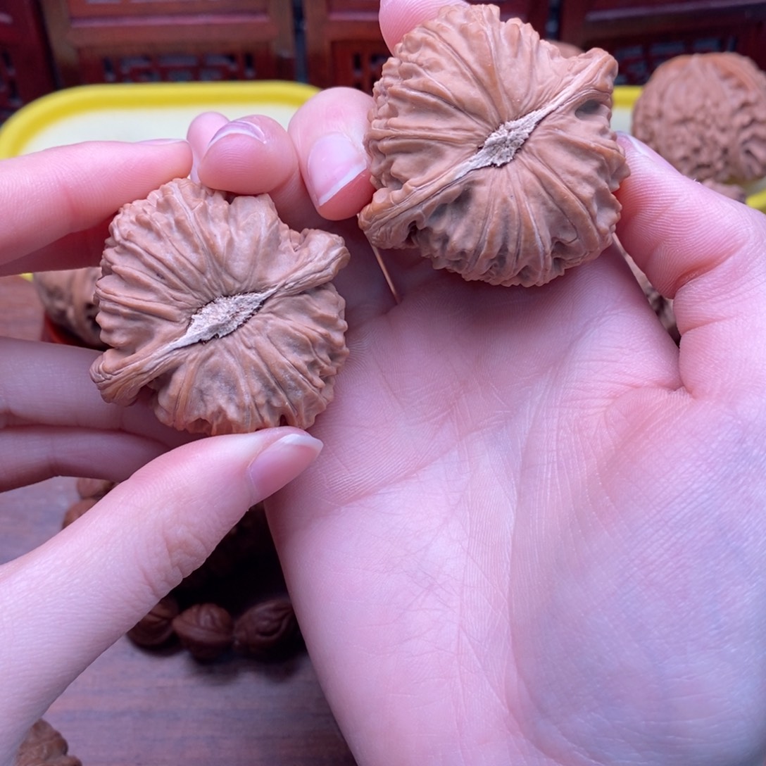 吊坠文玩核桃一****间白狮子