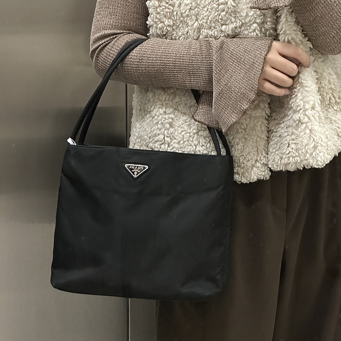 95新 Prada/普拉达 黑色尼龙降落伞托特包