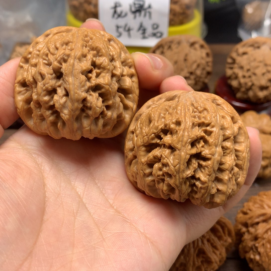 文玩核桃吊坠46粗筋