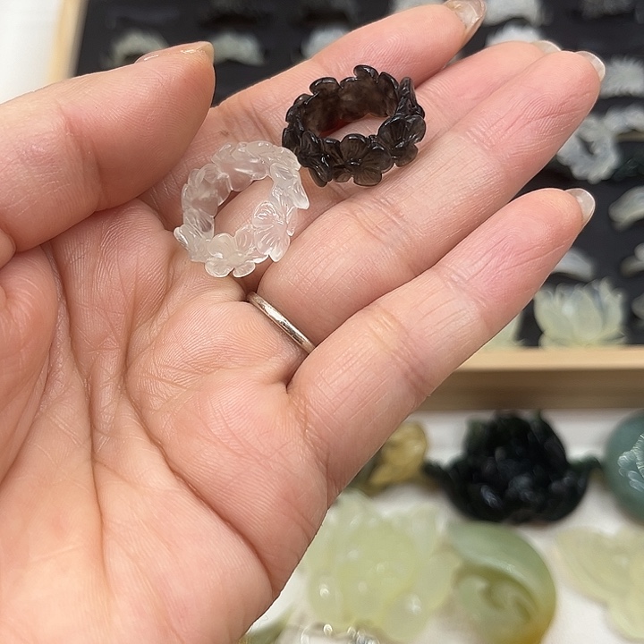 张***慧蛇纹石玉合金戒指