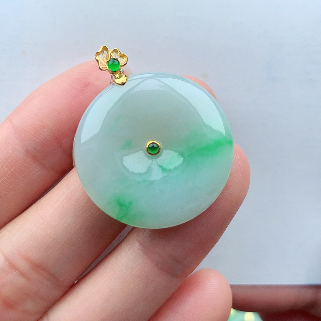 翡翠颈饰18K金镶嵌翡翠