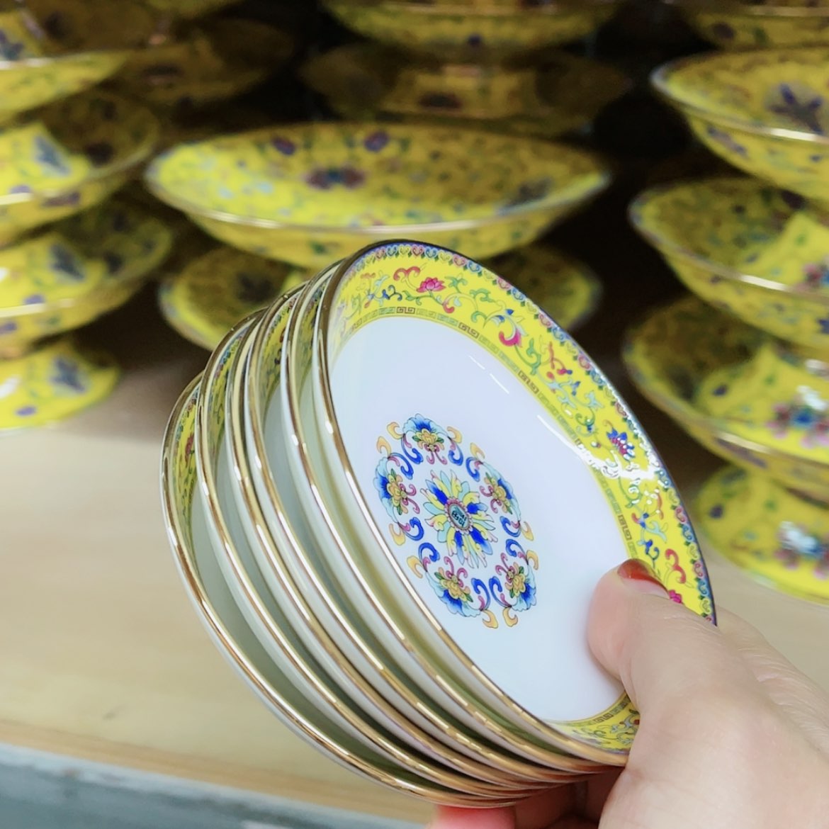 【闪购商品】骨瓷4寸6个……………………………………