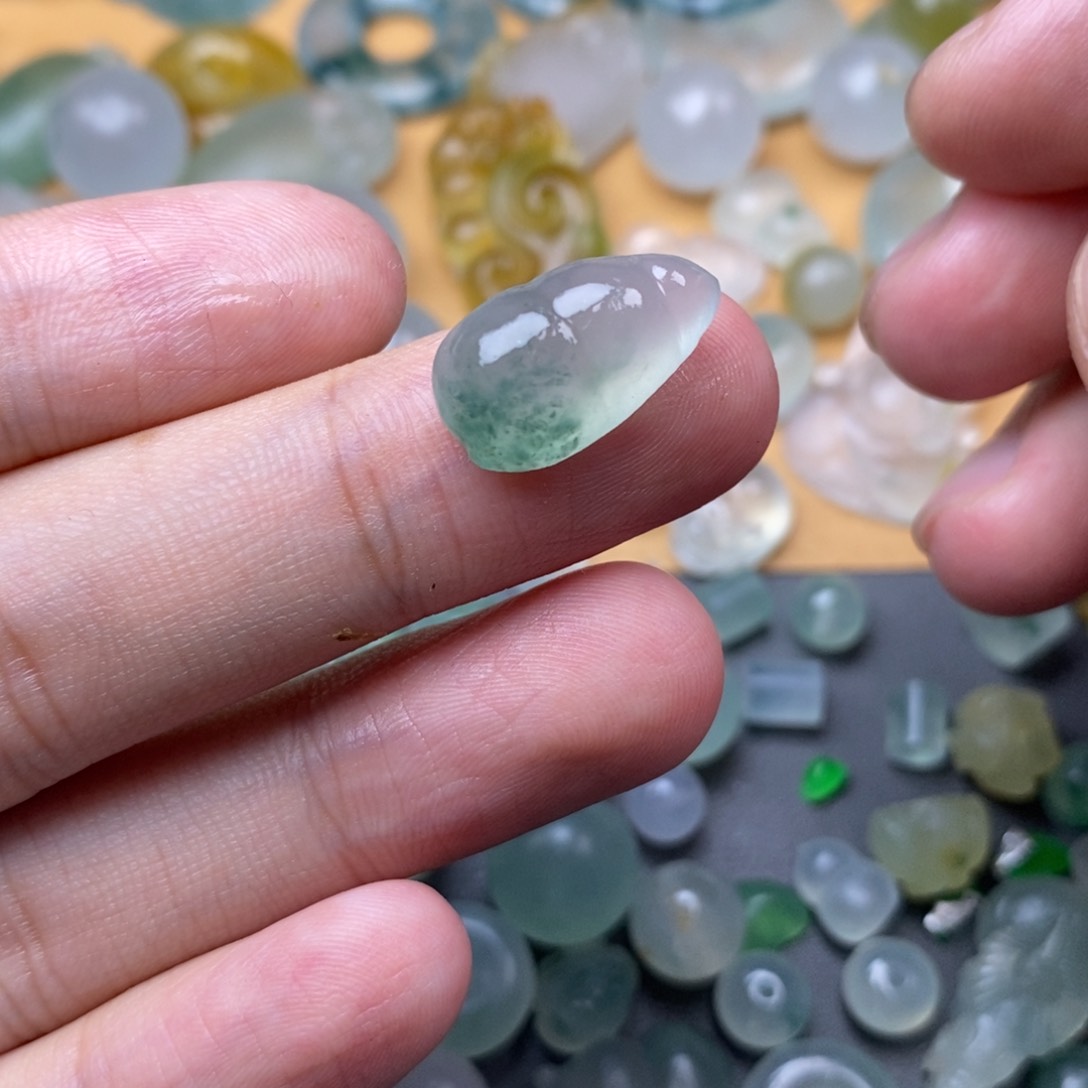 定制翡翠未镶嵌喬*挂件