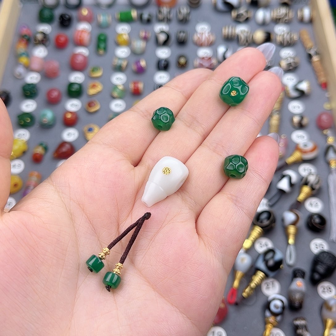 莱***子玛瑙/玉髓饰品未镶嵌