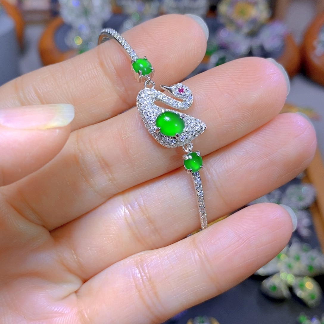 翡翠颈饰银S925镶嵌天然翡翠