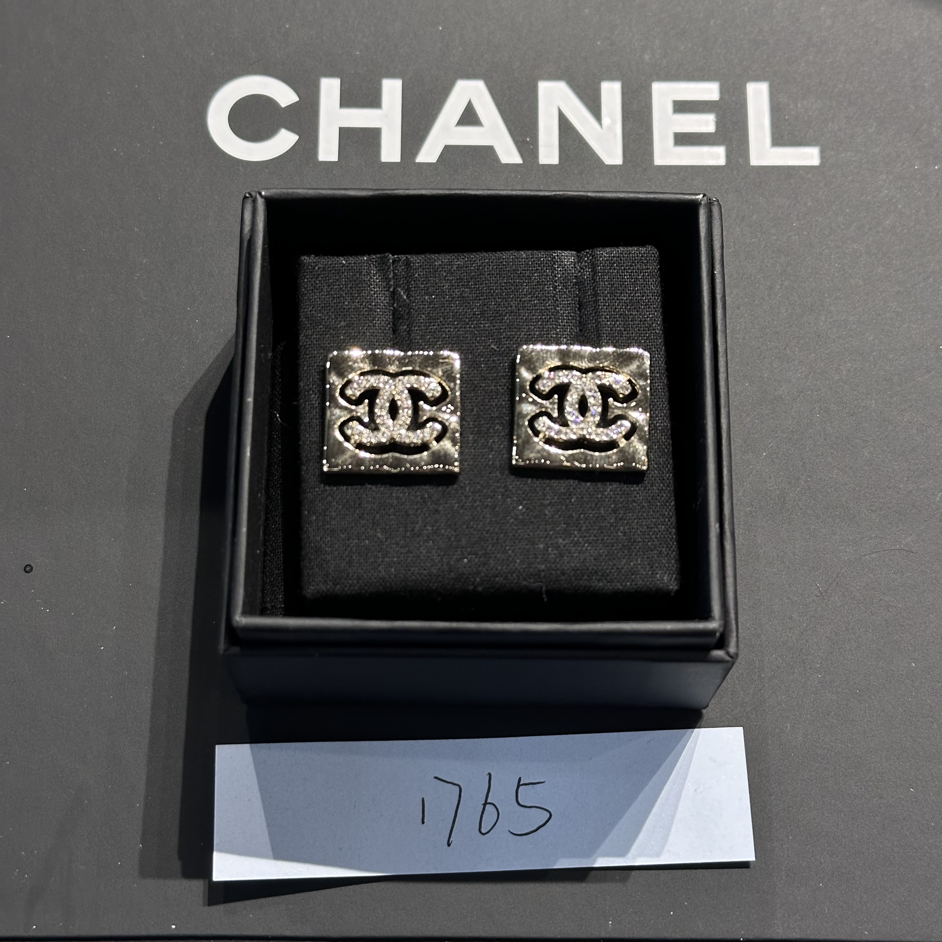 95新 Chanel/香奈儿 夏七中古/方块镂空双c满钻耳钉/1765