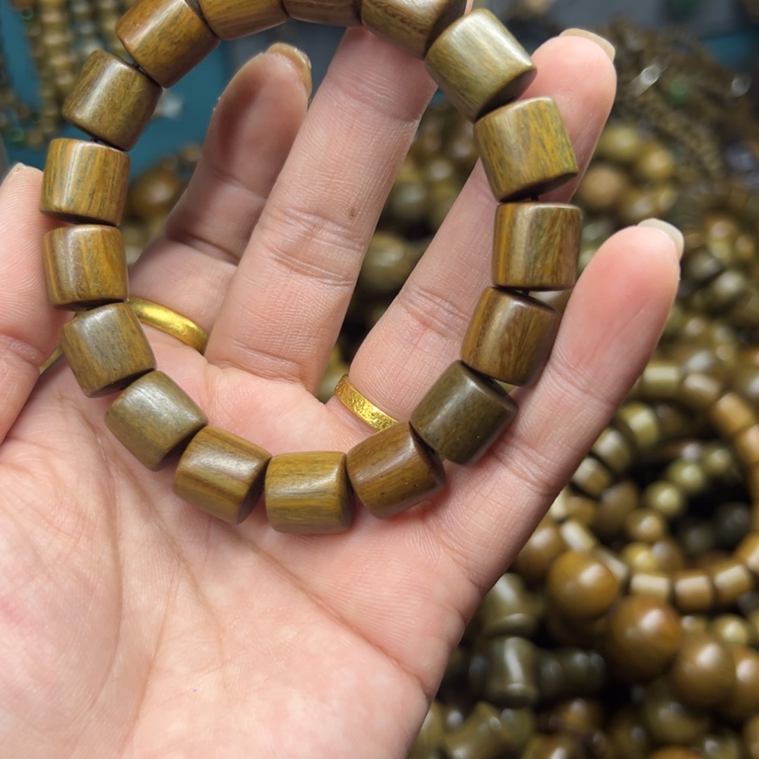 维腊木（绿檀）无事牌