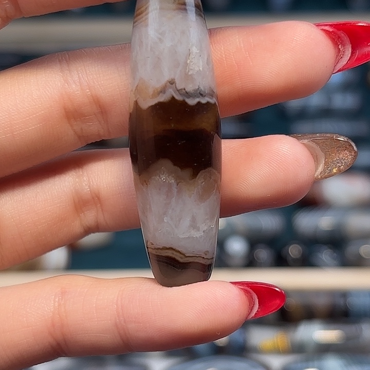 由***己玛瑙/玉髓合金珠宝奇石