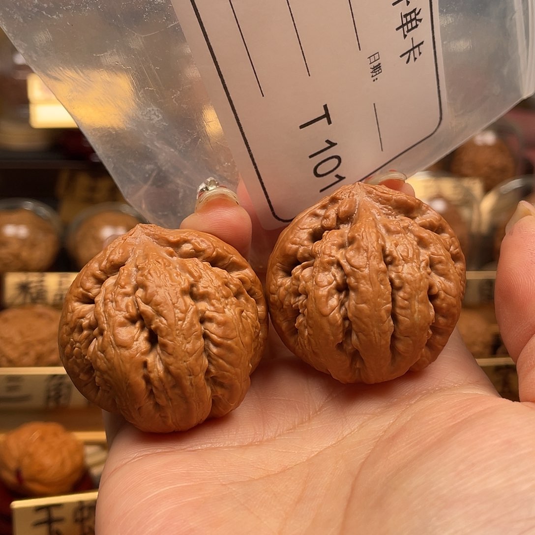 文玩核桃把件用****0霸王龙