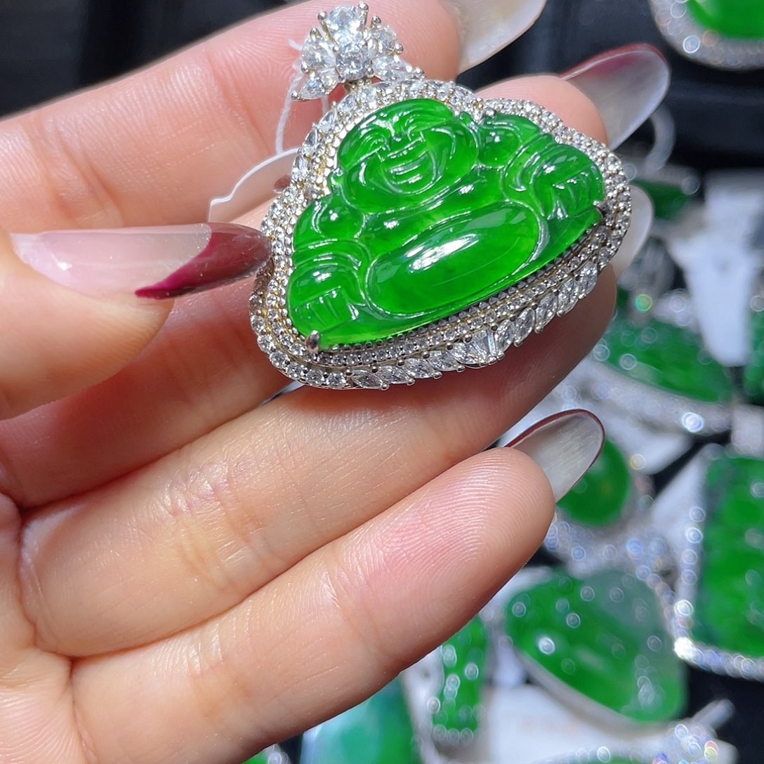 翡翠颈饰银S925镶嵌翡翠