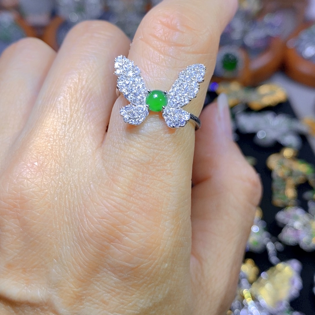 翡翠颈饰银S925镶嵌天然翡翠