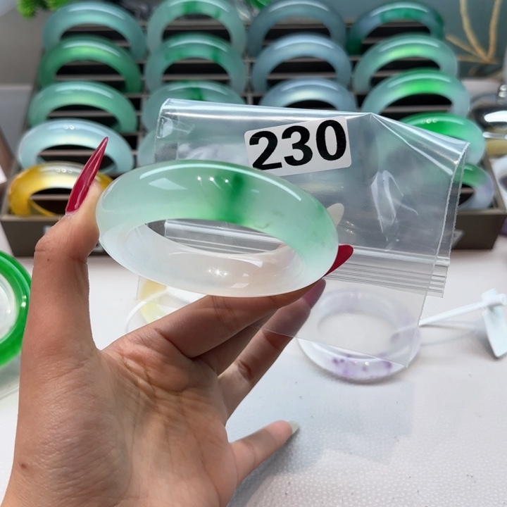 玉冰*时尚飘花手镯230