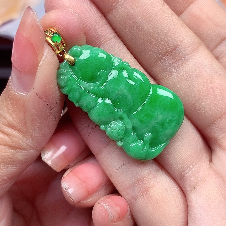 翡翠颈饰银S925镶嵌翡翠