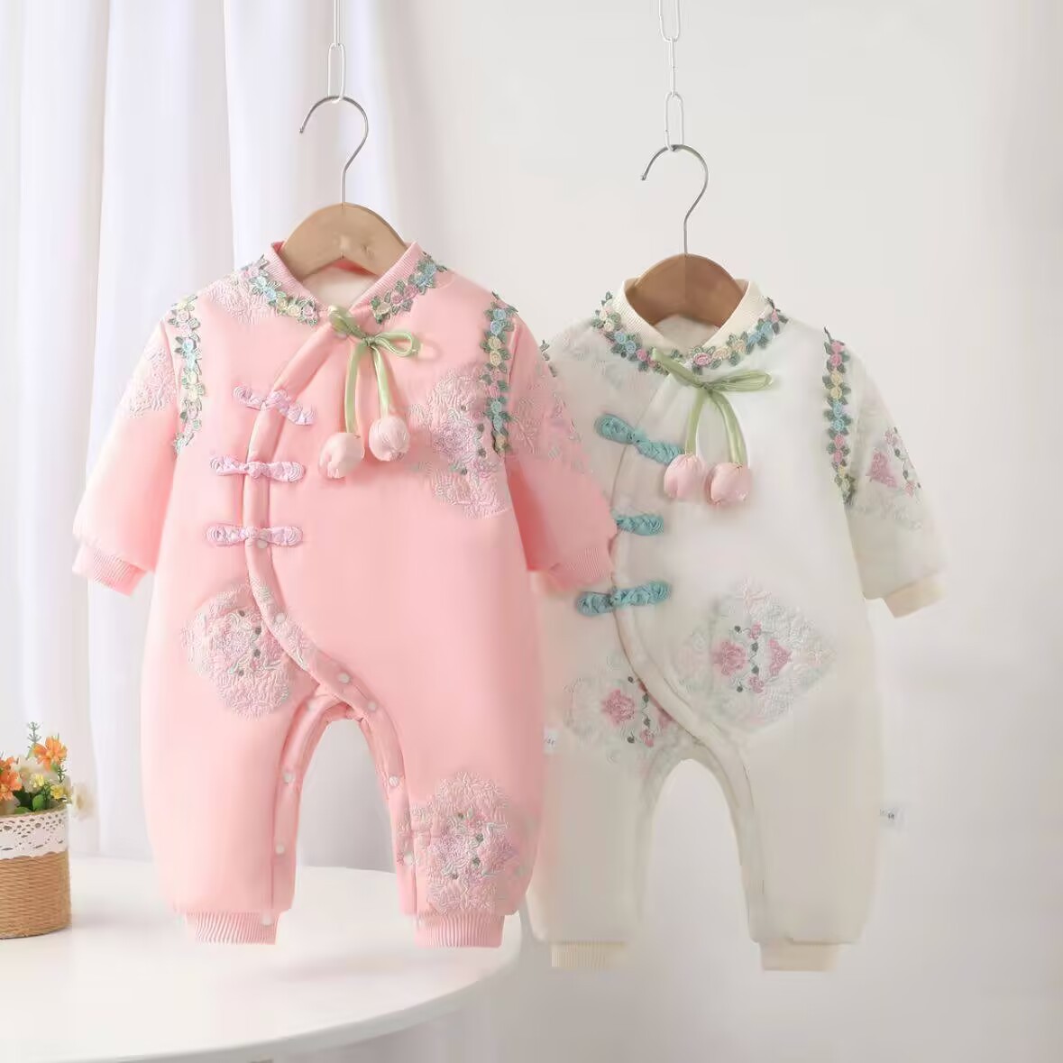 婴儿冬装棉服连体衣服宝宝加厚夹棉保暖爬超萌洋气国风冬季外出服