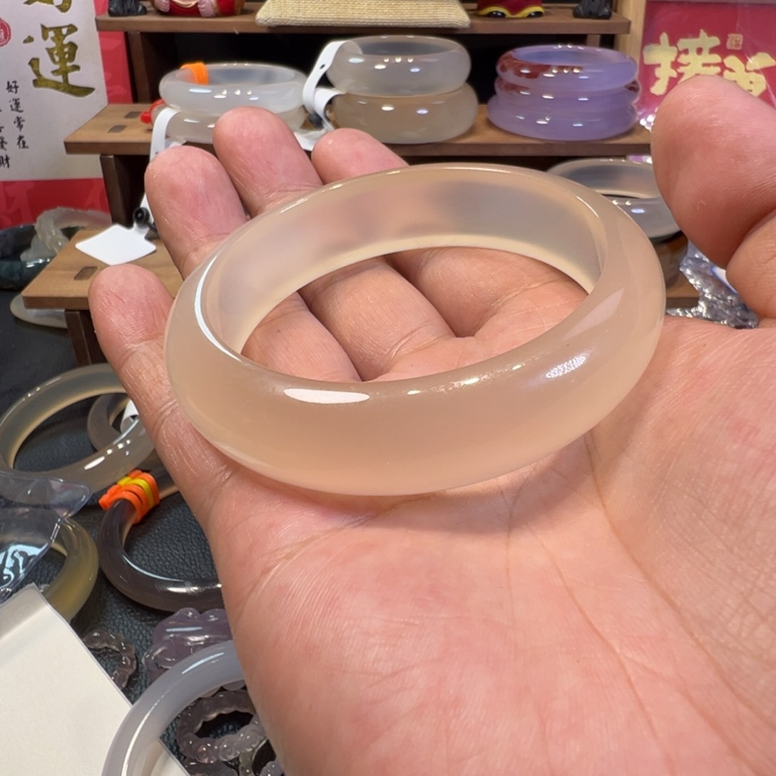 错***季玛瑙/玉髓手镯未镶嵌