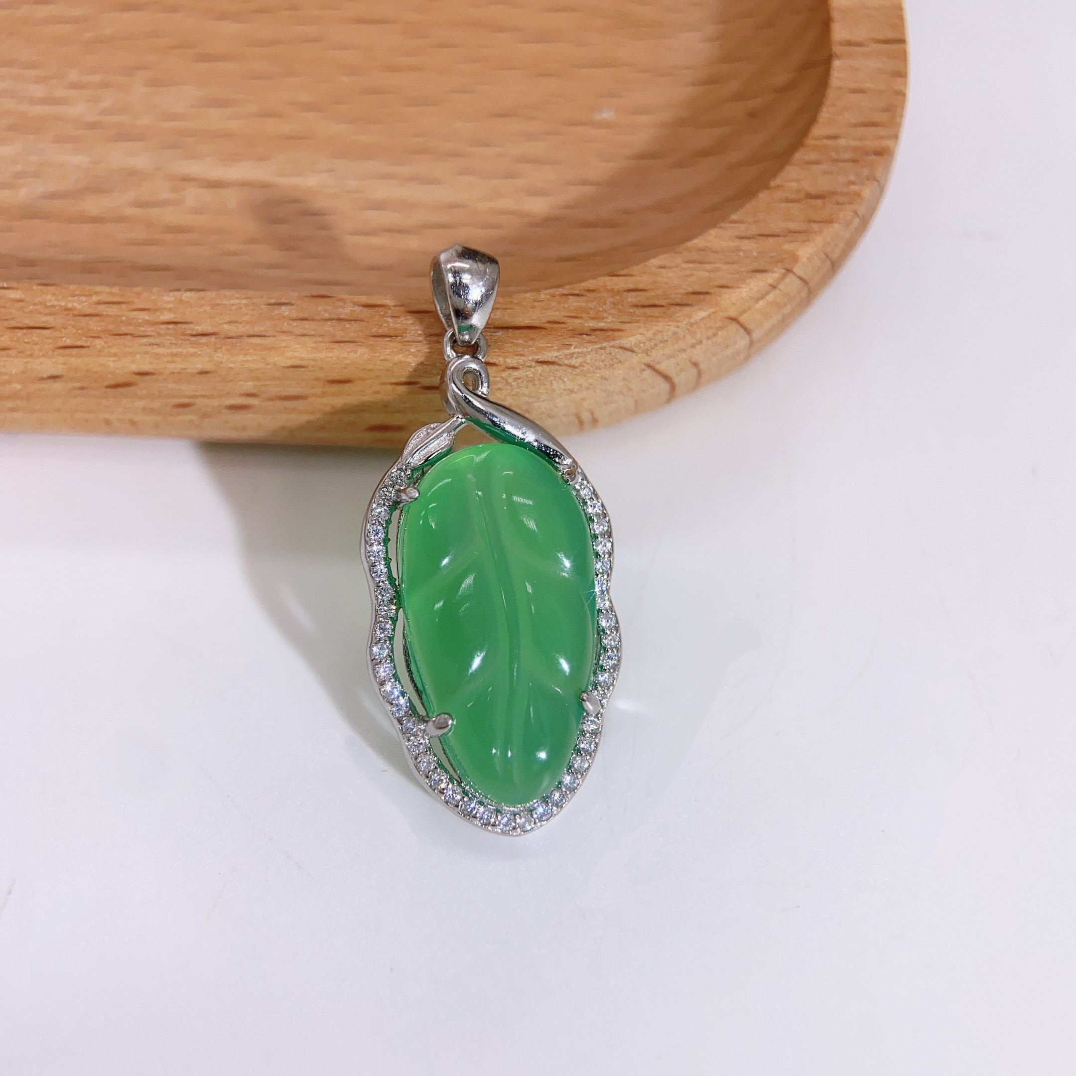 吊坠足银合成锆石 绿色树叶吊坠 足银990叶子