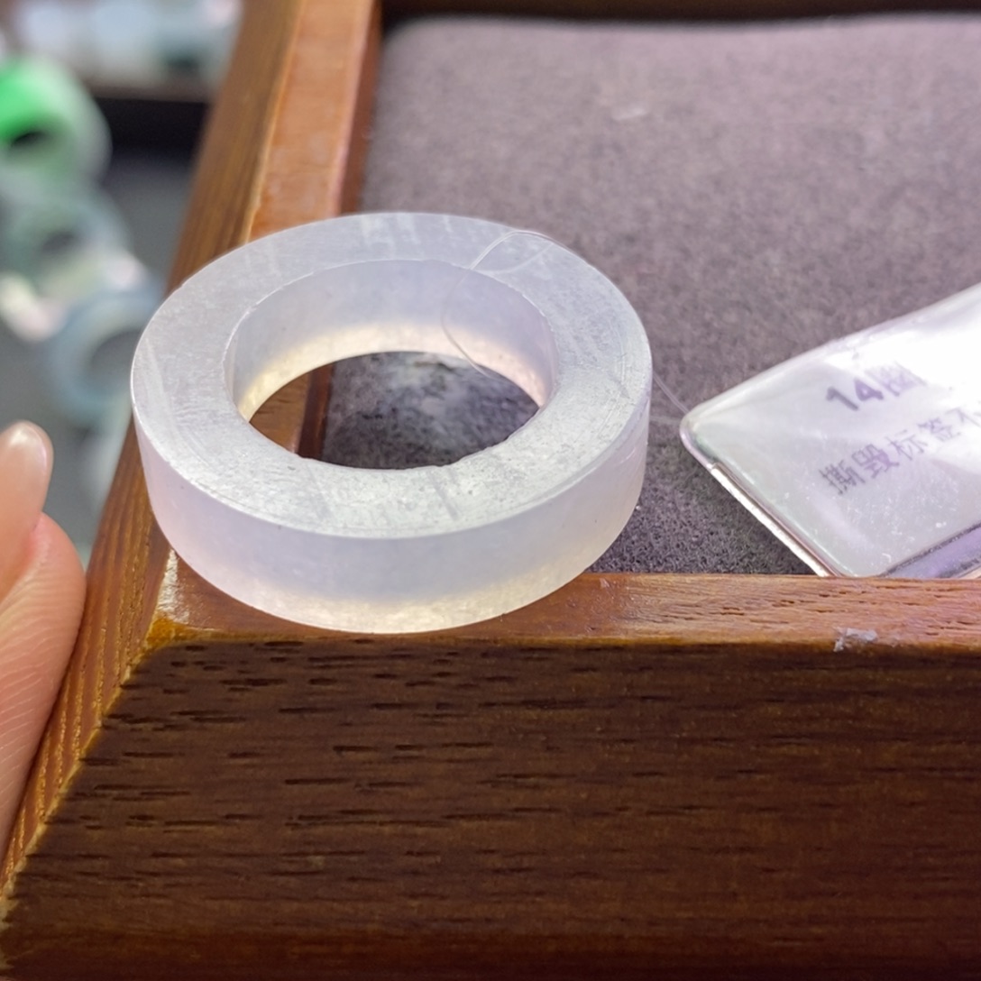 定制翡翠未镶嵌翡翠有纹