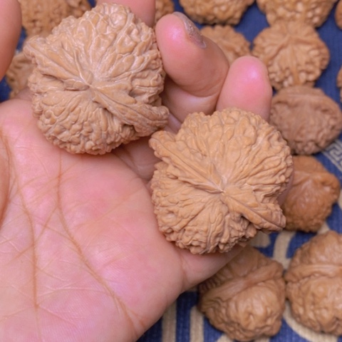 【闪购商品】文玩核桃吊坠静**雨白狮子46