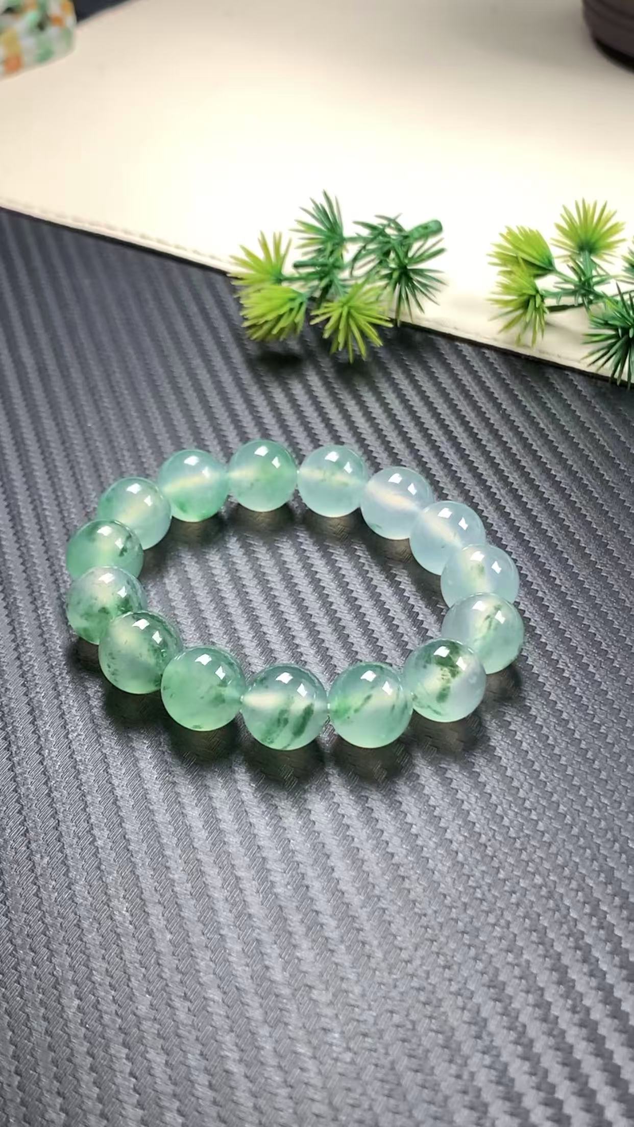 天然缅甸A货翡翠玻璃种金丝绿花手串