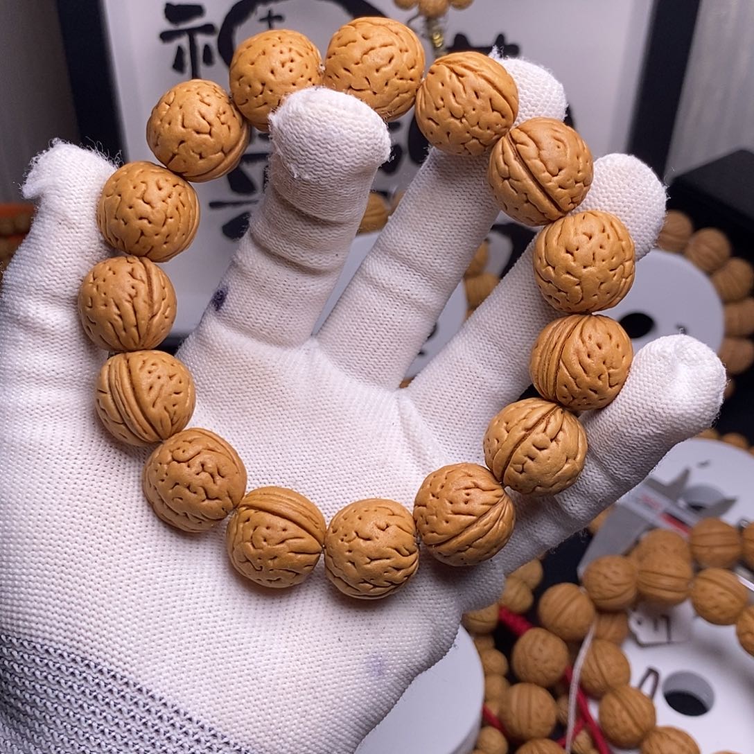 井***河桃核吊坠肌肉炸弹单圈