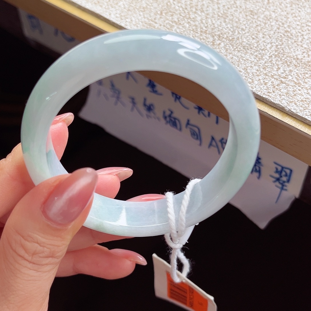翡翠未镶嵌手镯手镯