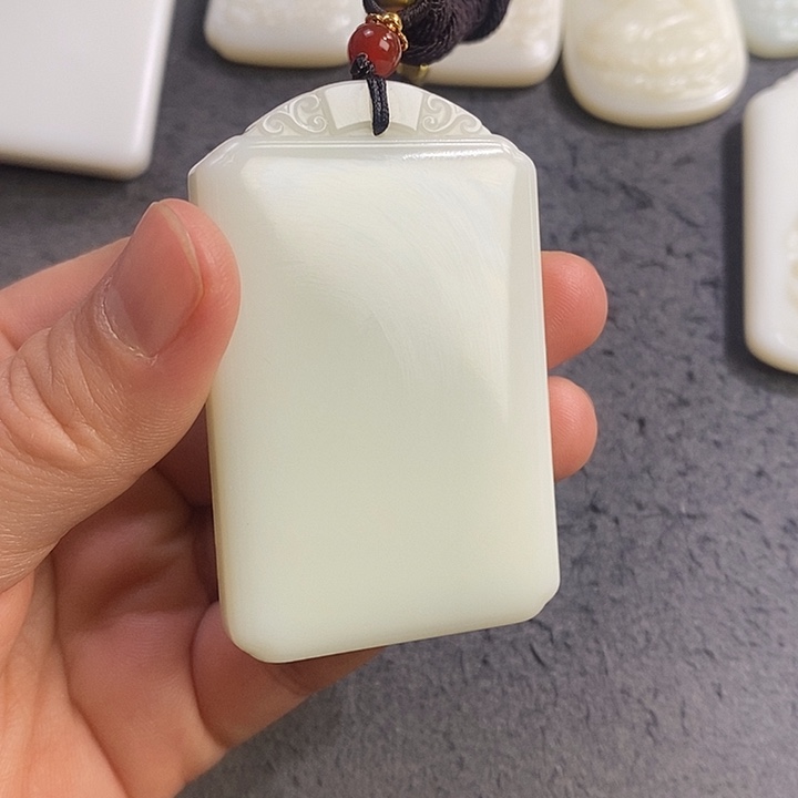 用***9和田玉未镶嵌颈饰