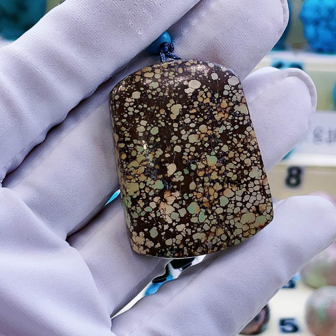 绿松石颈饰未镶嵌