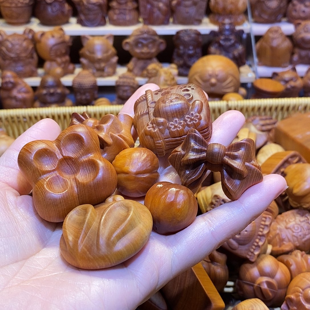 ゛***ゝ木崖柏木雕小可爱