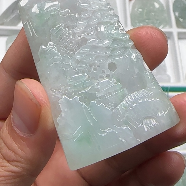 颈饰未镶嵌翡翠山水