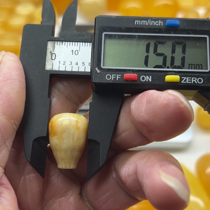 琥珀（矿物珀）未镶嵌裸石