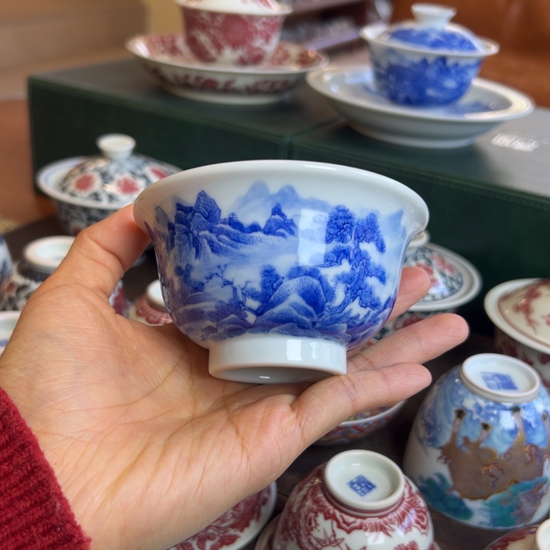 H内外满绘山水压手杯