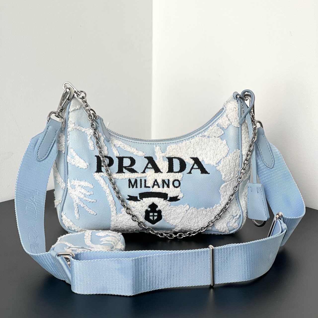 99新 Prada/普拉达 Re-Edition 2000斜纹布Hobo腋下包 22年新款 