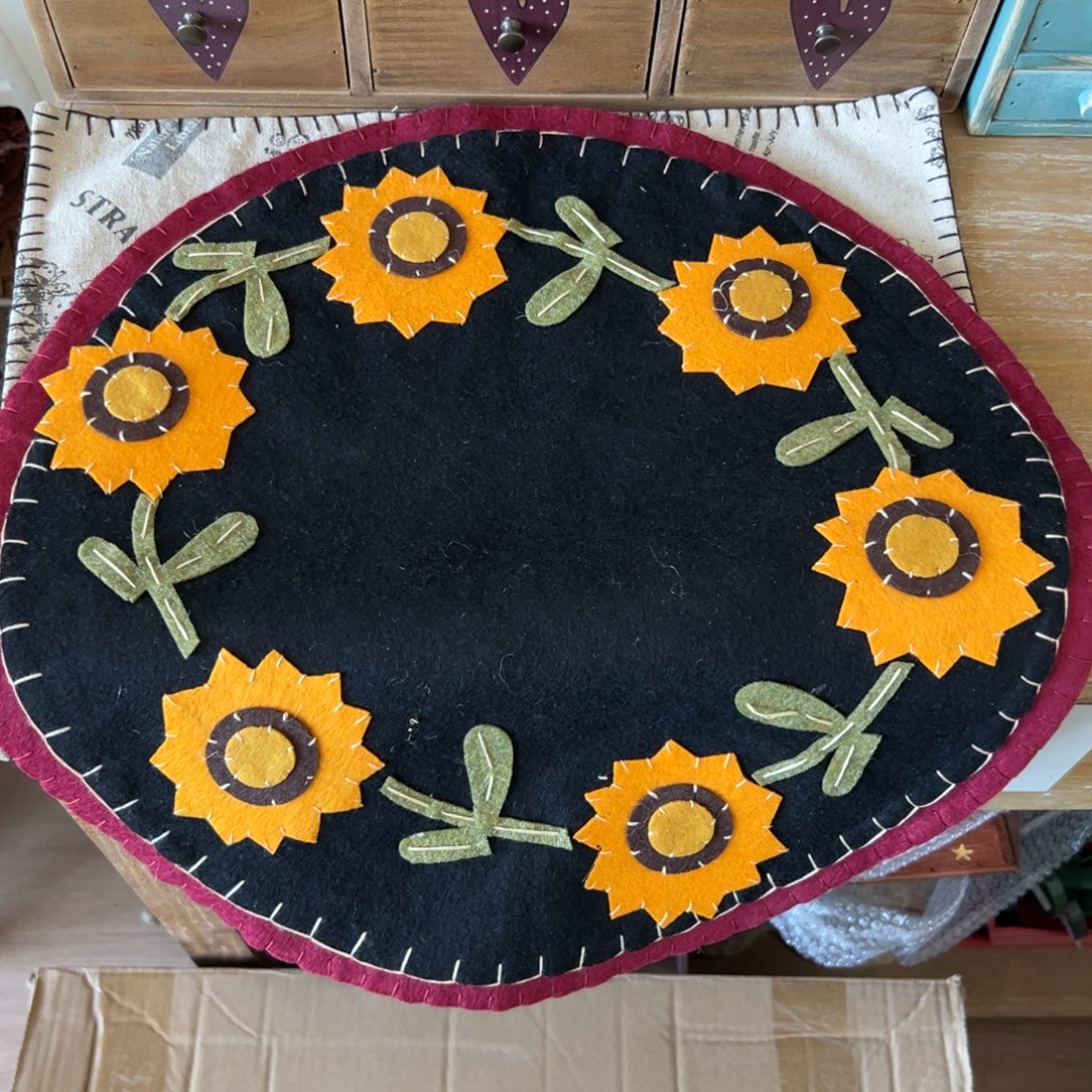 人造板向日葵手缝圆形餐垫