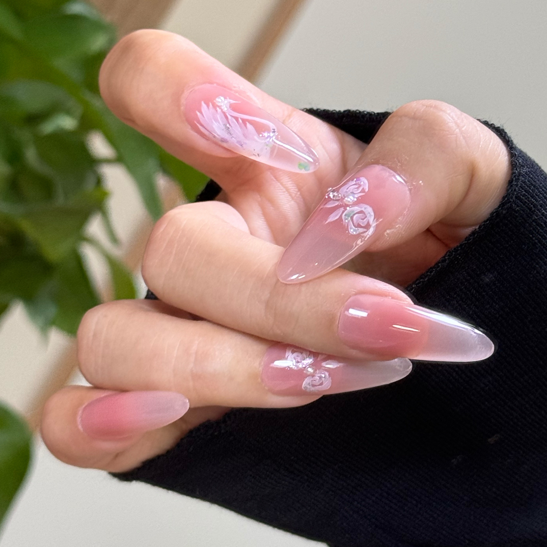 天鹅之梦  琉璃苣 纯手工手绘天鹅羽毛玫瑰款穿戴美甲贴片