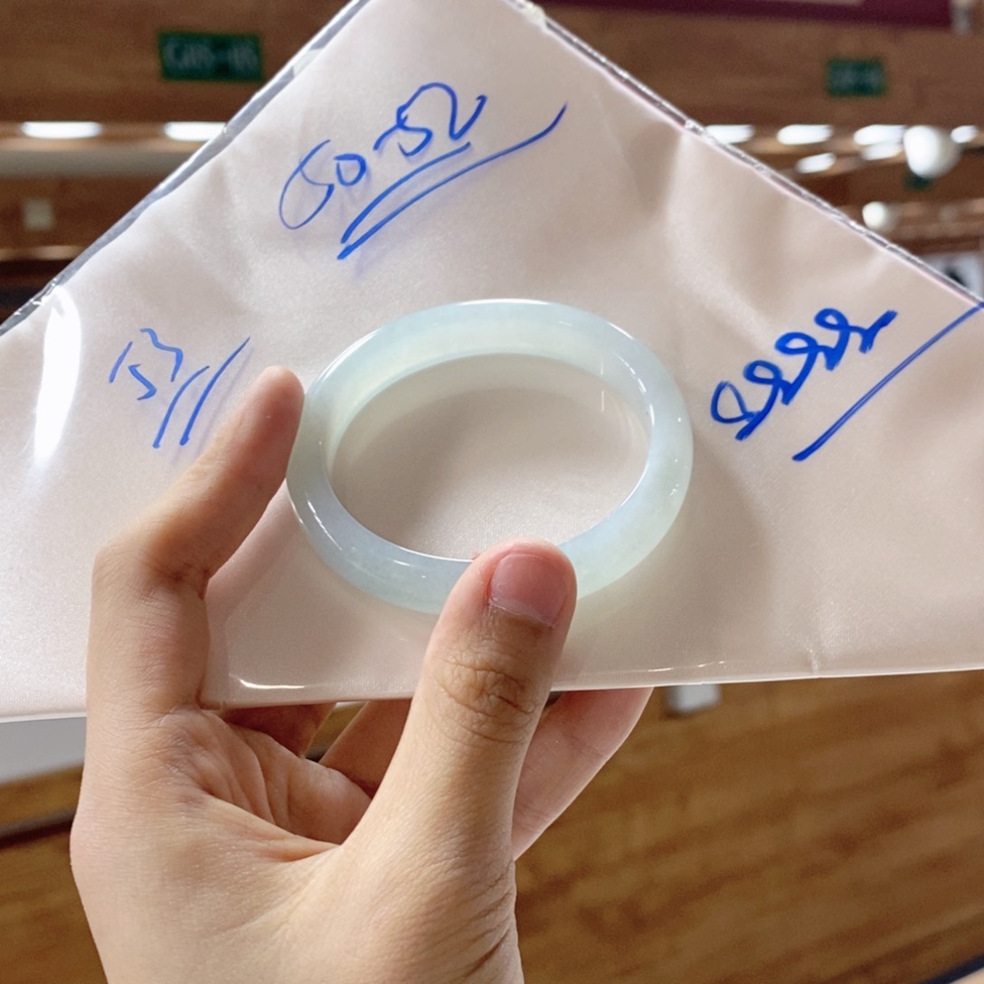 翡翠手镯未镶嵌买断