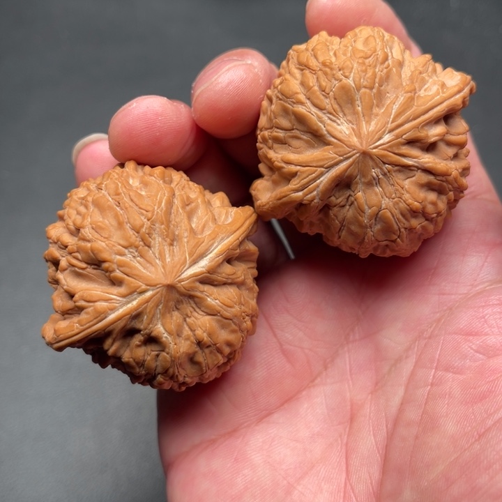 文玩核桃把件和尚头