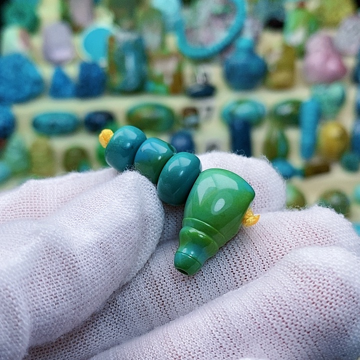 绿松石配饰未镶嵌