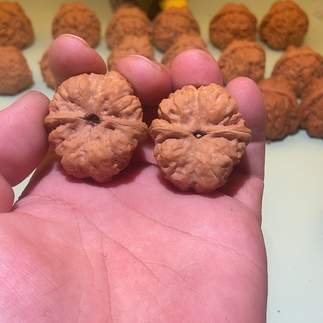 文玩核桃吊坠?*蛤蟆头36一对