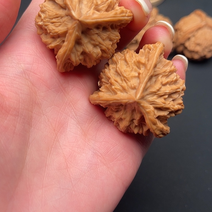 文玩核桃把件三棱40
