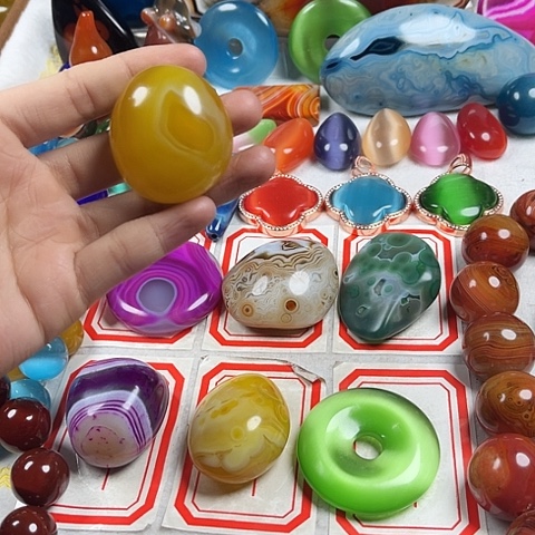 玛瑙/玉髓颈饰合金