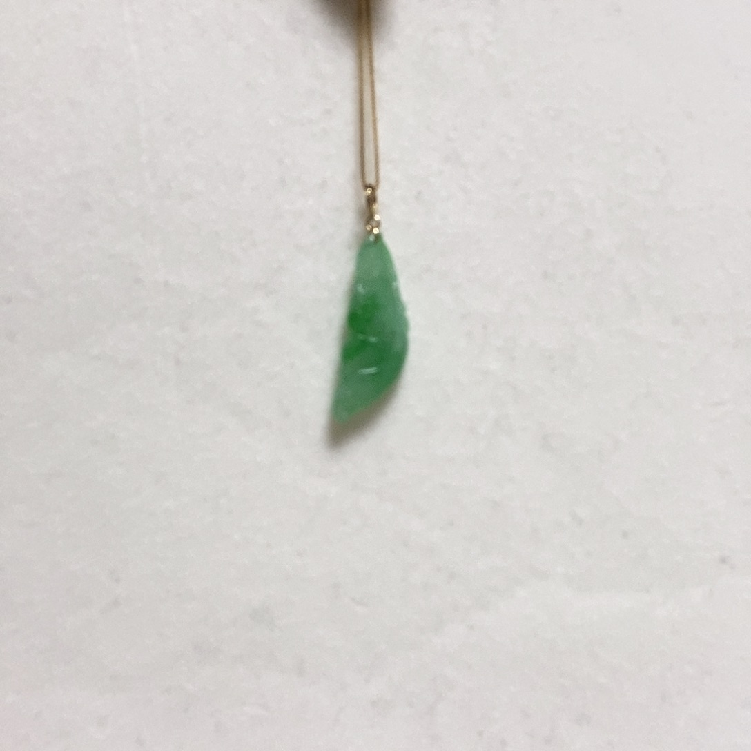 翡翠颈饰18K金镶嵌简单