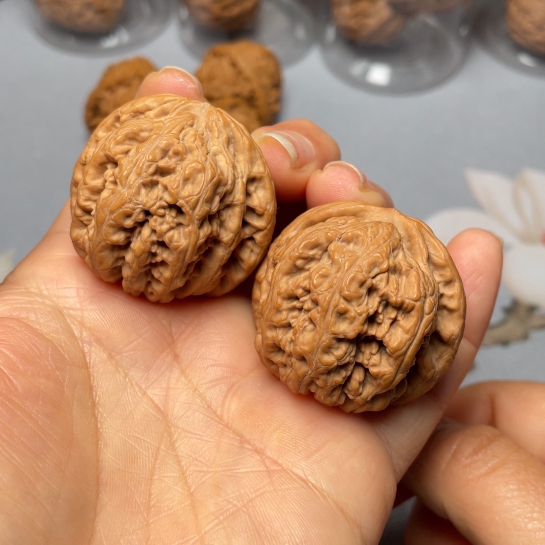 【闪购商品】文玩核桃吊坠球筋………