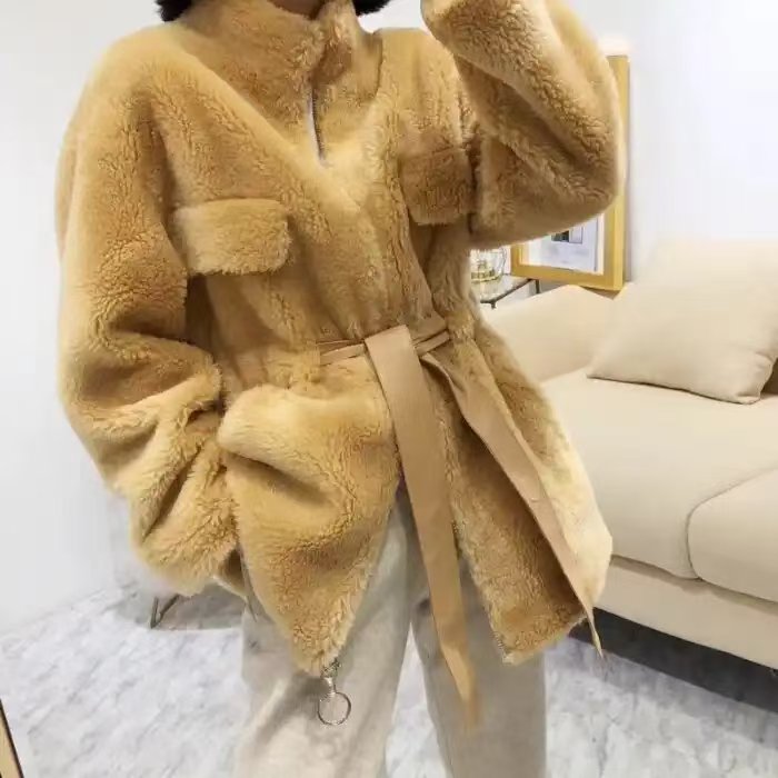 颗粒绒皮毛一体轻奢女装外套 精品百搭（非图片款）