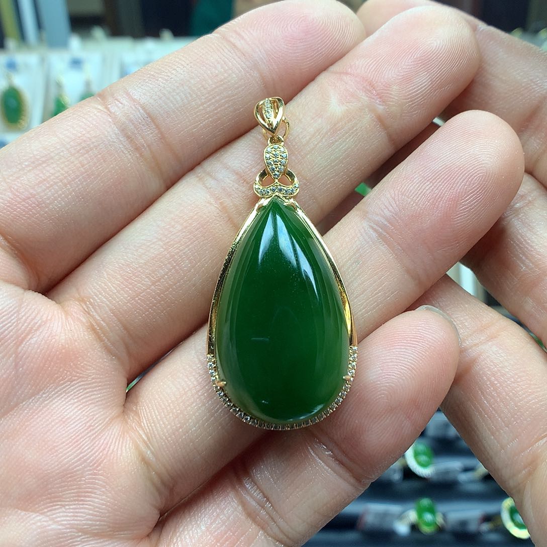 和田玉（碧玉）颈饰18K金镶嵌17×30