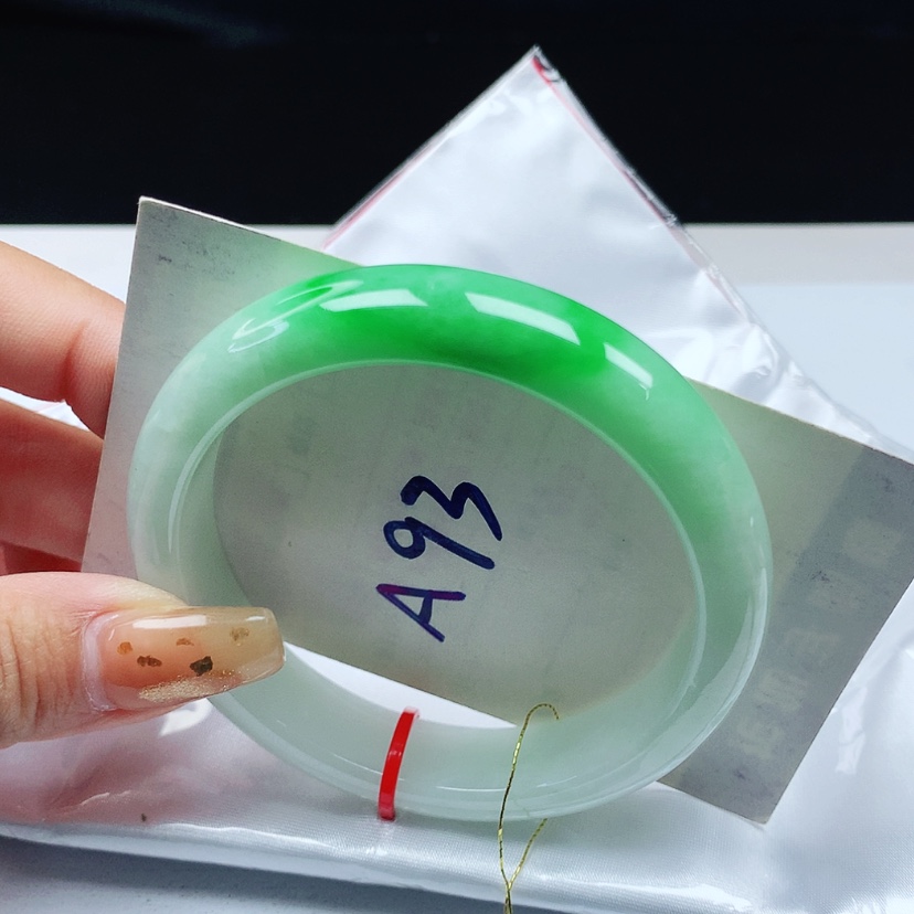 【闪购商品】翡翠手镯未镶嵌 正圈56+
