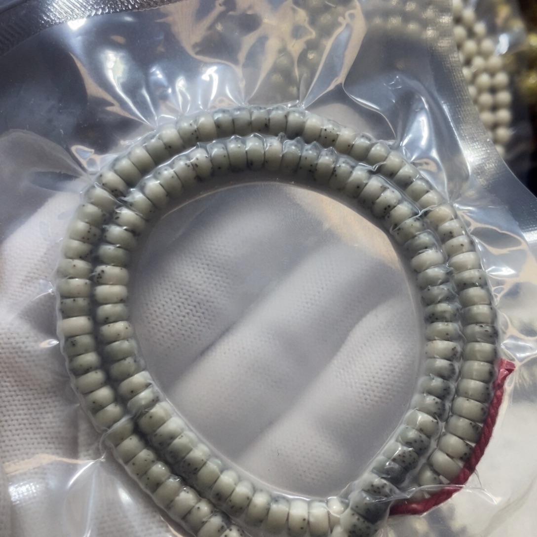 星月菩提手串绿包白6.3药片河豚