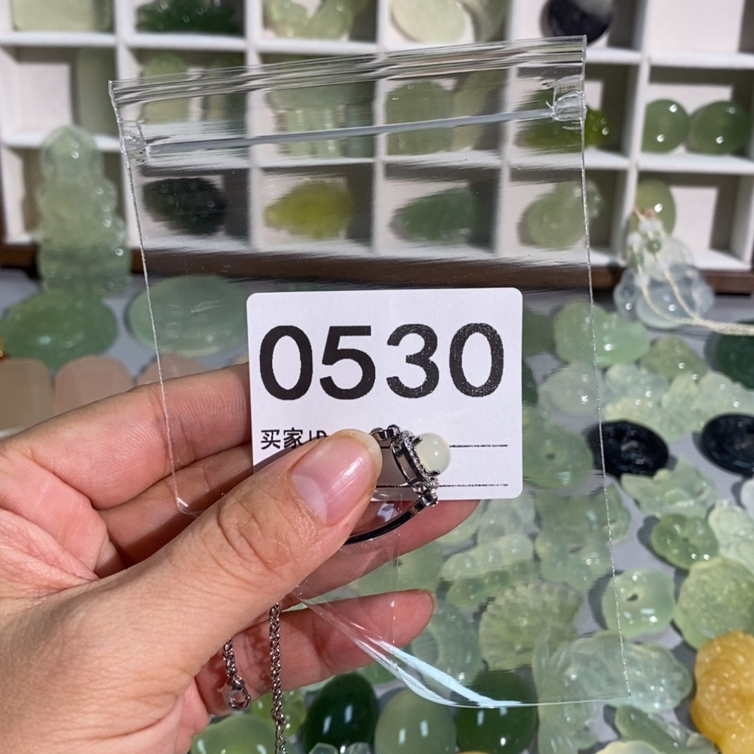 人***光岫玉合金颈饰精美礼品